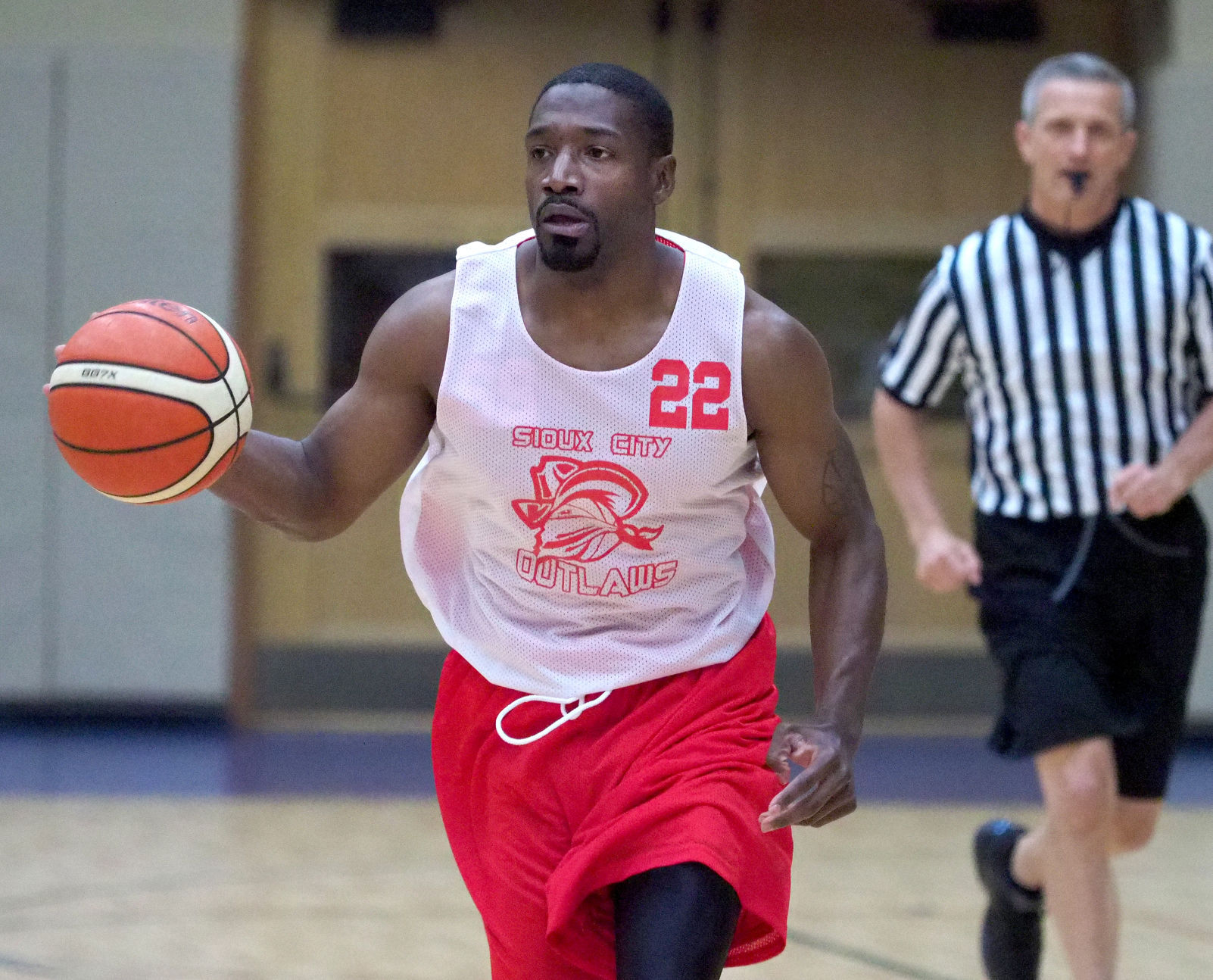 Outlaws basketball vs Sioux Nation